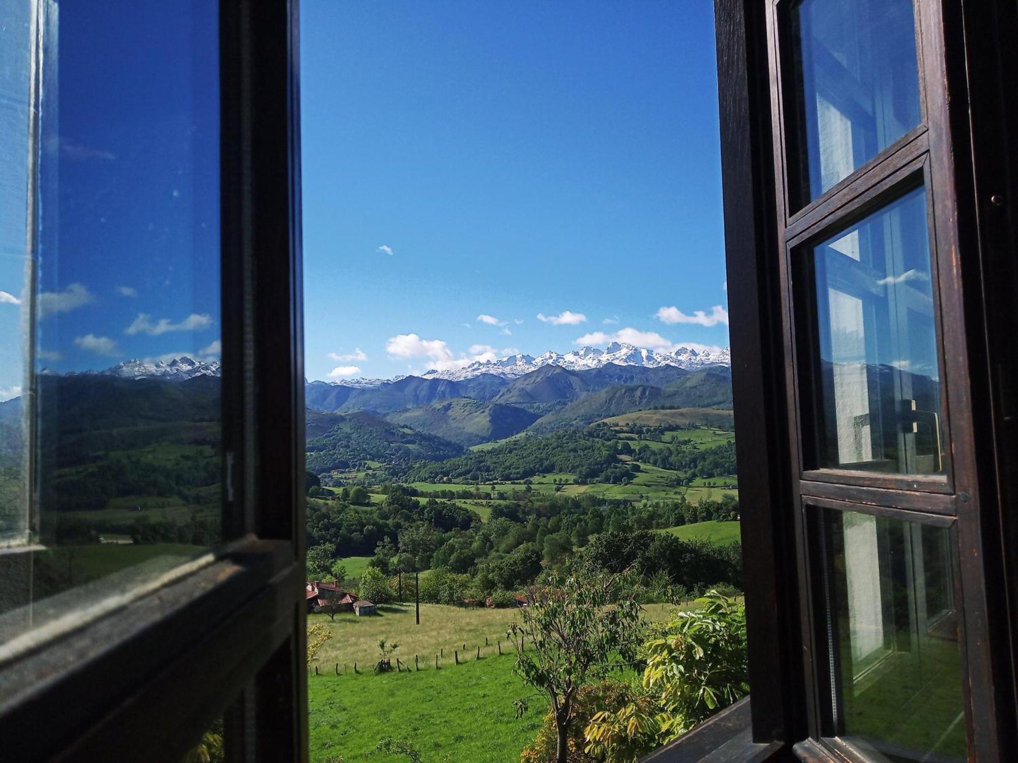 Llenín C.A.赫雷达德拉库斯特旅馆旅馆 外观 照片
