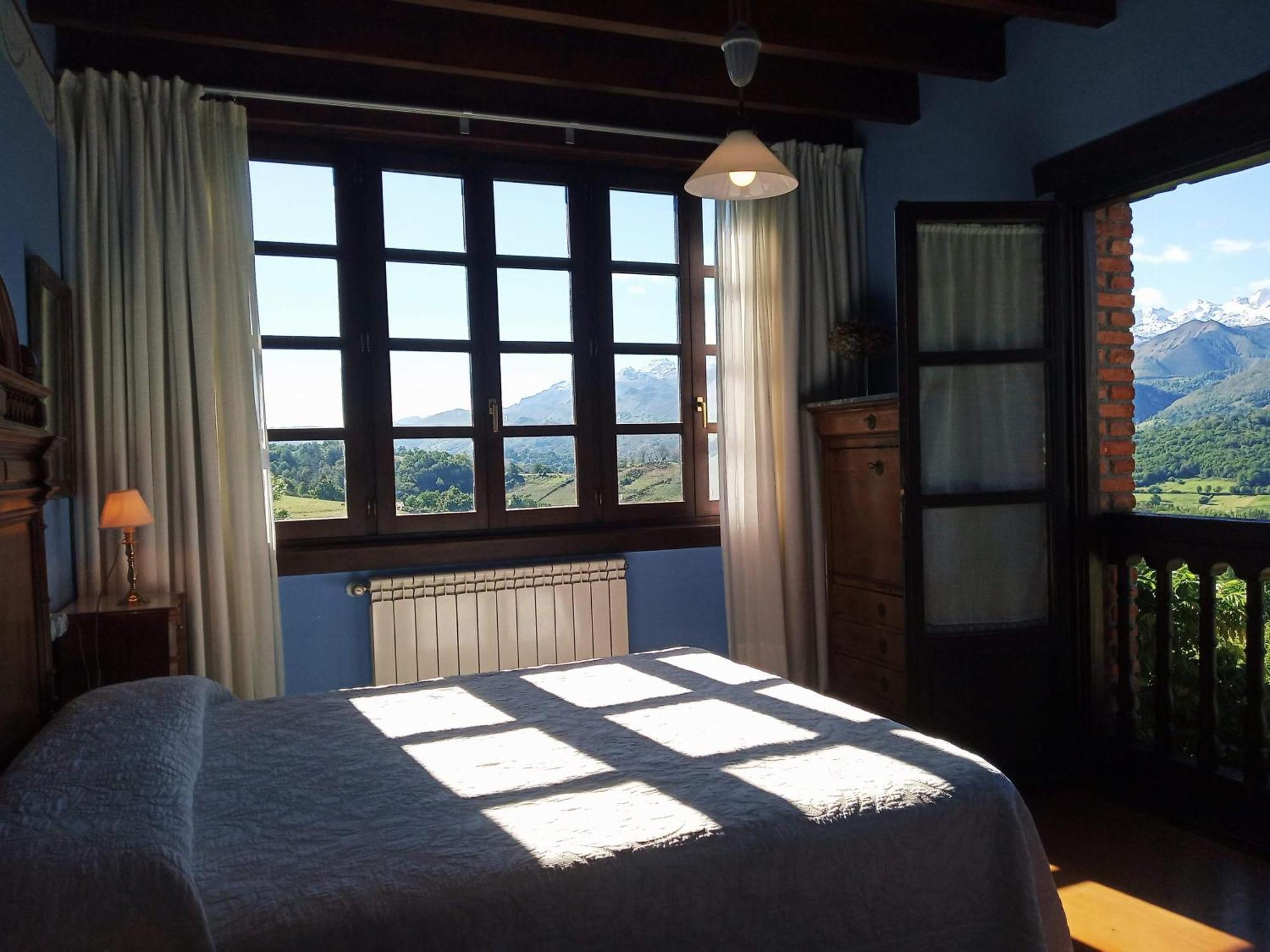 Llenín C.A.赫雷达德拉库斯特旅馆旅馆 外观 照片