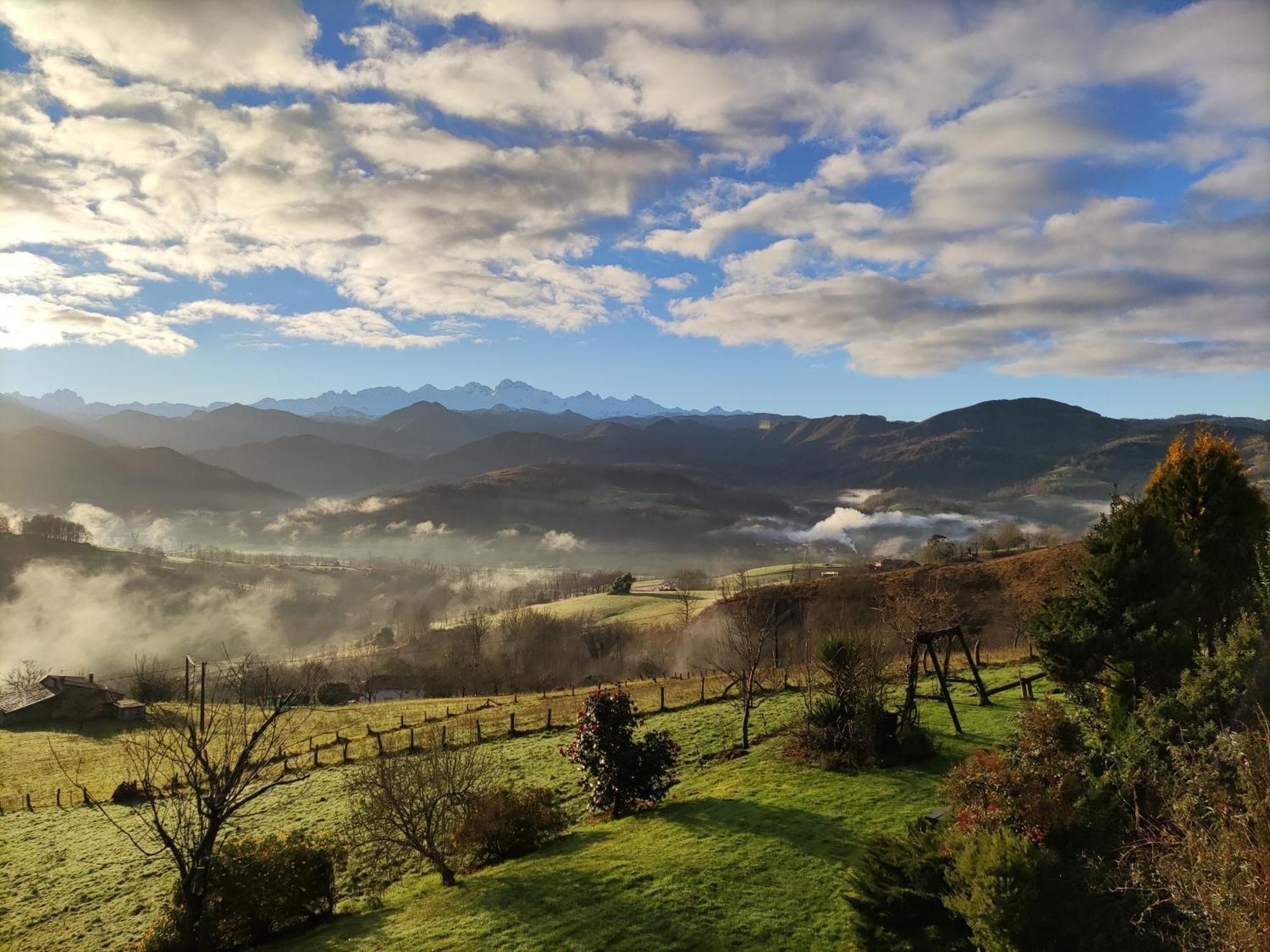 Llenín C.A.赫雷达德拉库斯特旅馆旅馆 外观 照片