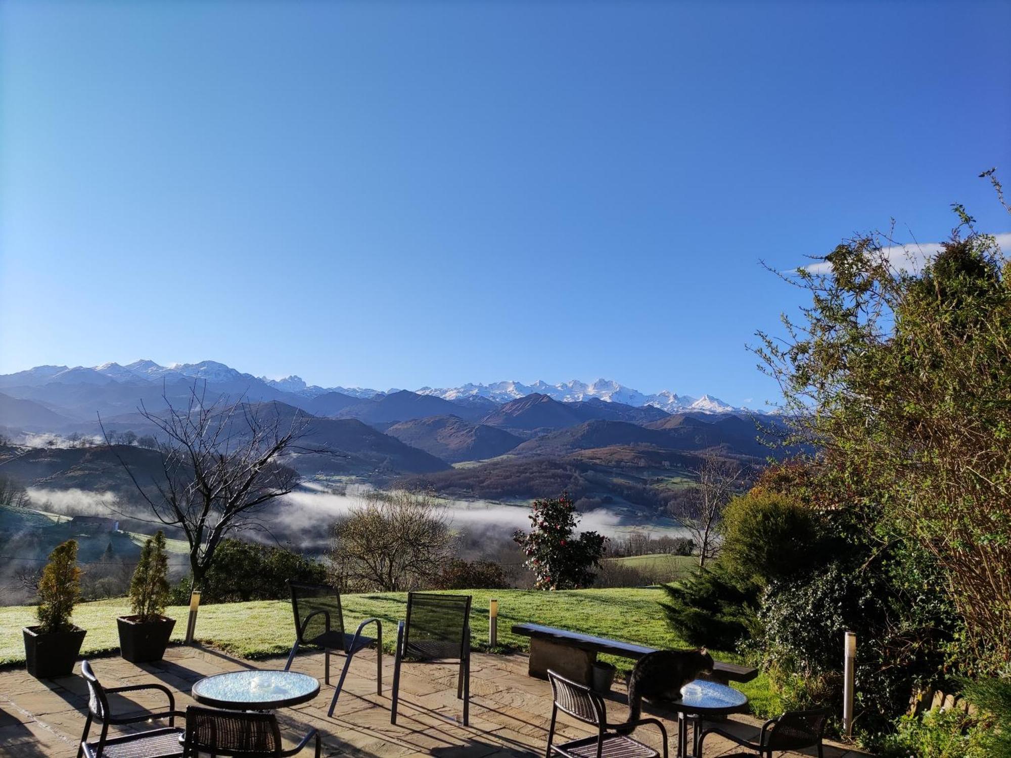 Llenín C.A.赫雷达德拉库斯特旅馆旅馆 外观 照片