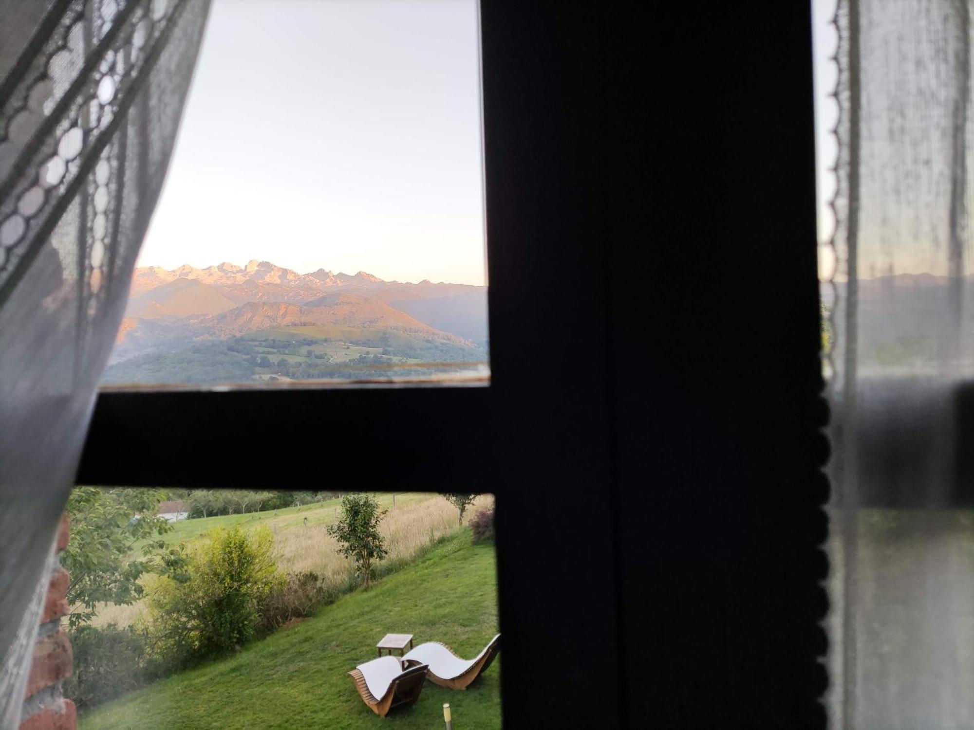 Llenín C.A.赫雷达德拉库斯特旅馆旅馆 外观 照片